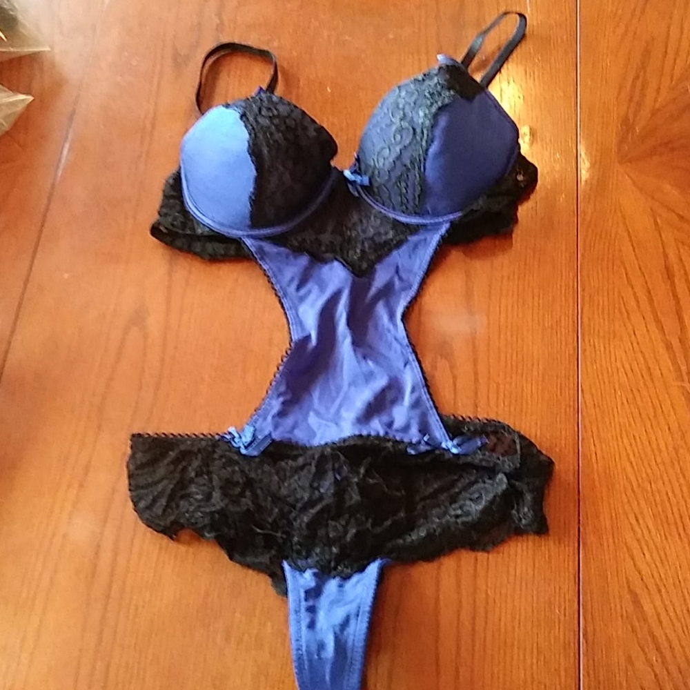 Womans size large blue and black lingerie